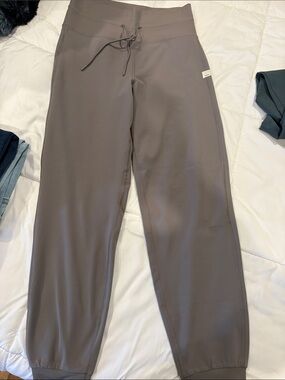 Vuori Gray-Taupe Active Leggings